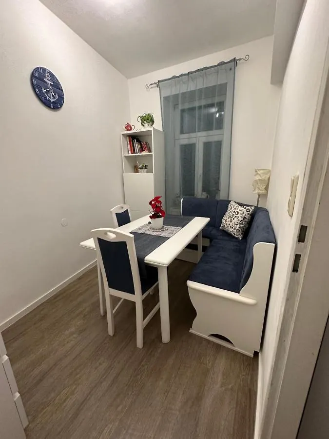 Apartment Ferienwohnung Cosy & Quiet In 17Th District Wien