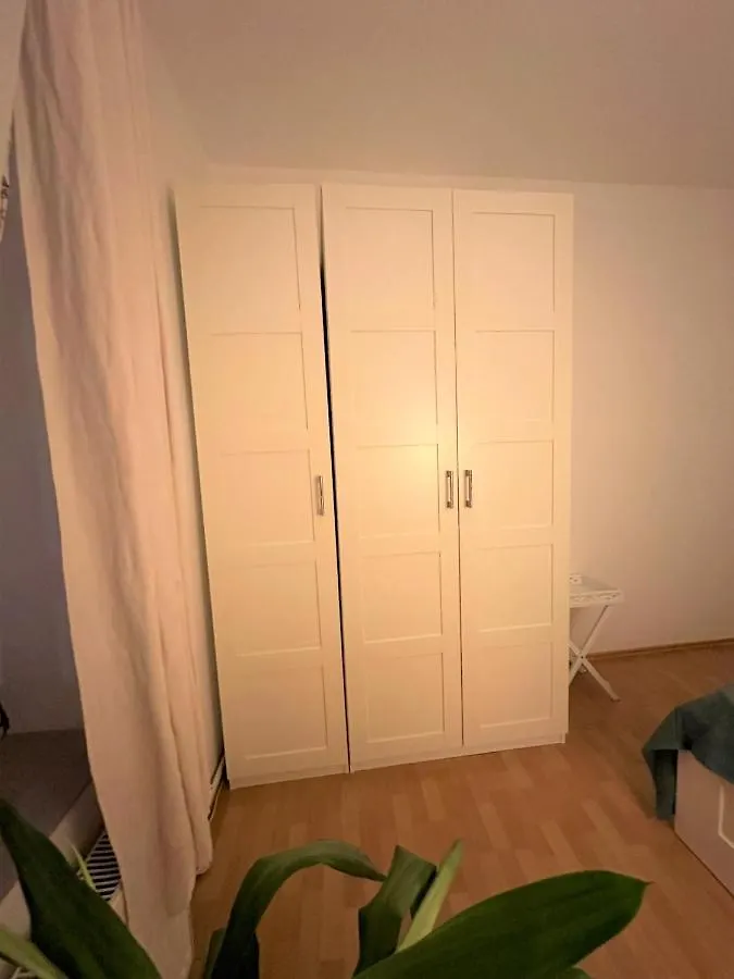 Ferienwohnung Cosy & Quiet In 17Th District Wien Apartment